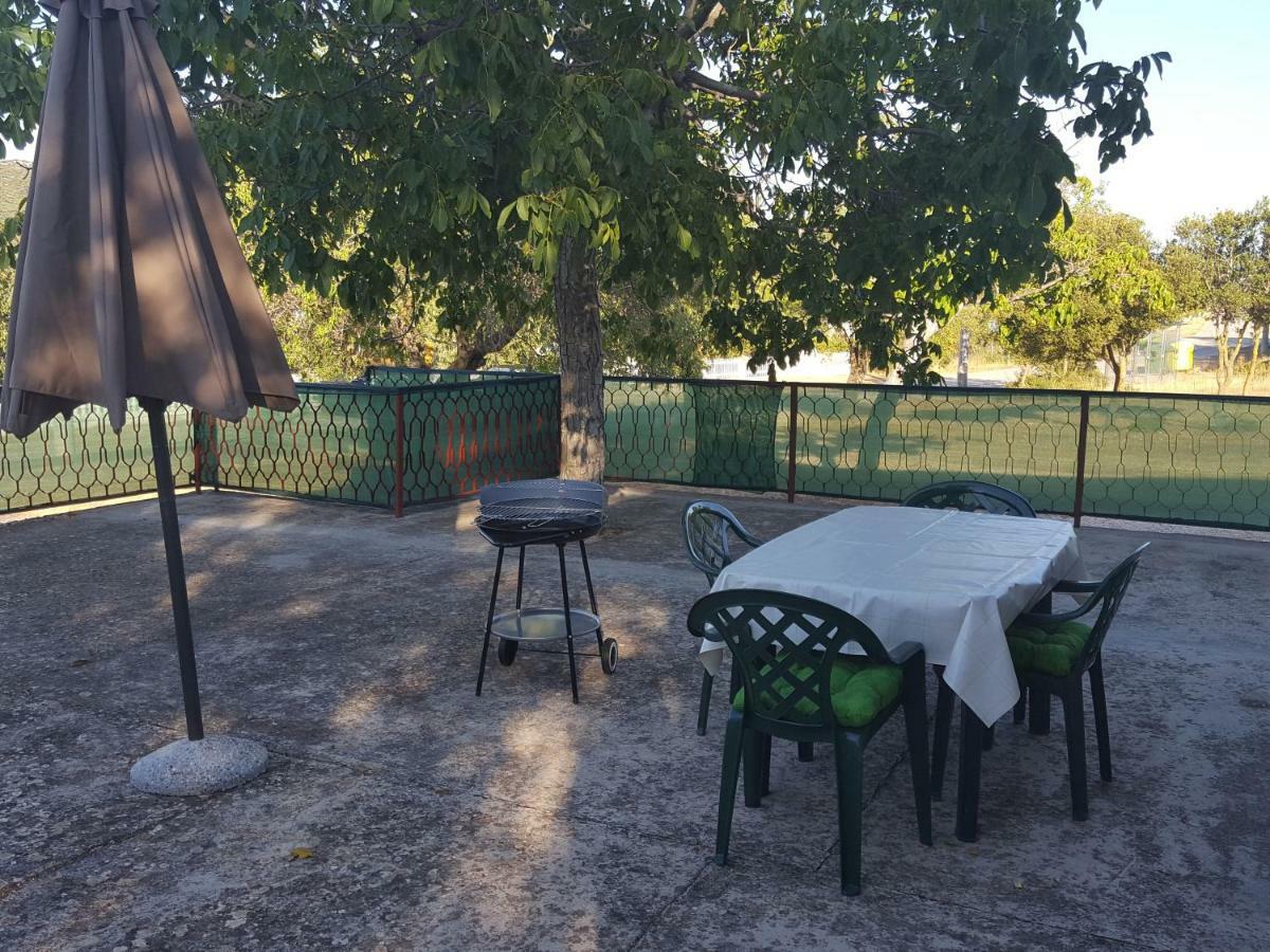 Vacation Home Ivan Kasic Exterior foto